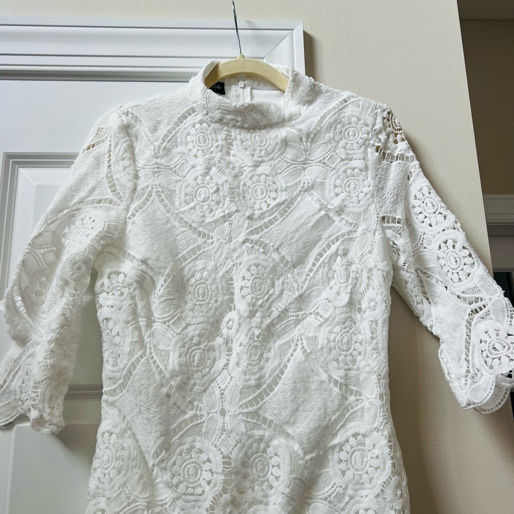 Elegant White Lace Long Sleeve Dress - Picture 3 of 8